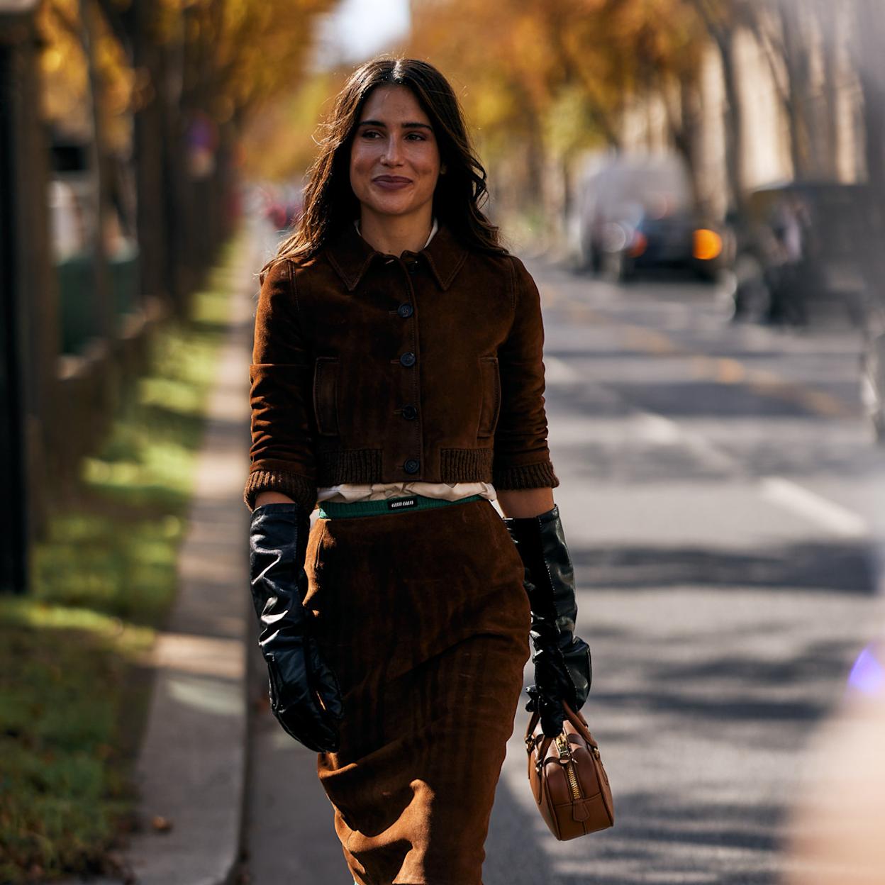 Las faldas de tubo se han convertido en las favoritas del otoño.