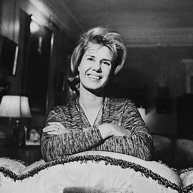 Los magníficos tesoros de la mejor amiga de la duquesa de Alba que salen hoy a subasta a partir de 20 euros: el palacio que decoró Pinto Coelho