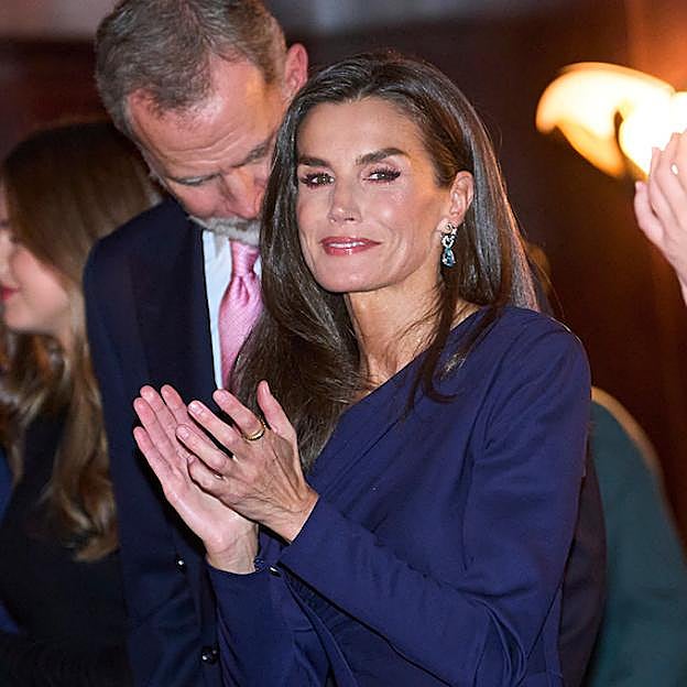 La reina Letizia con los pendientes de aguamarina en el Concierto de los Premios Princesa de Asturias 2024.