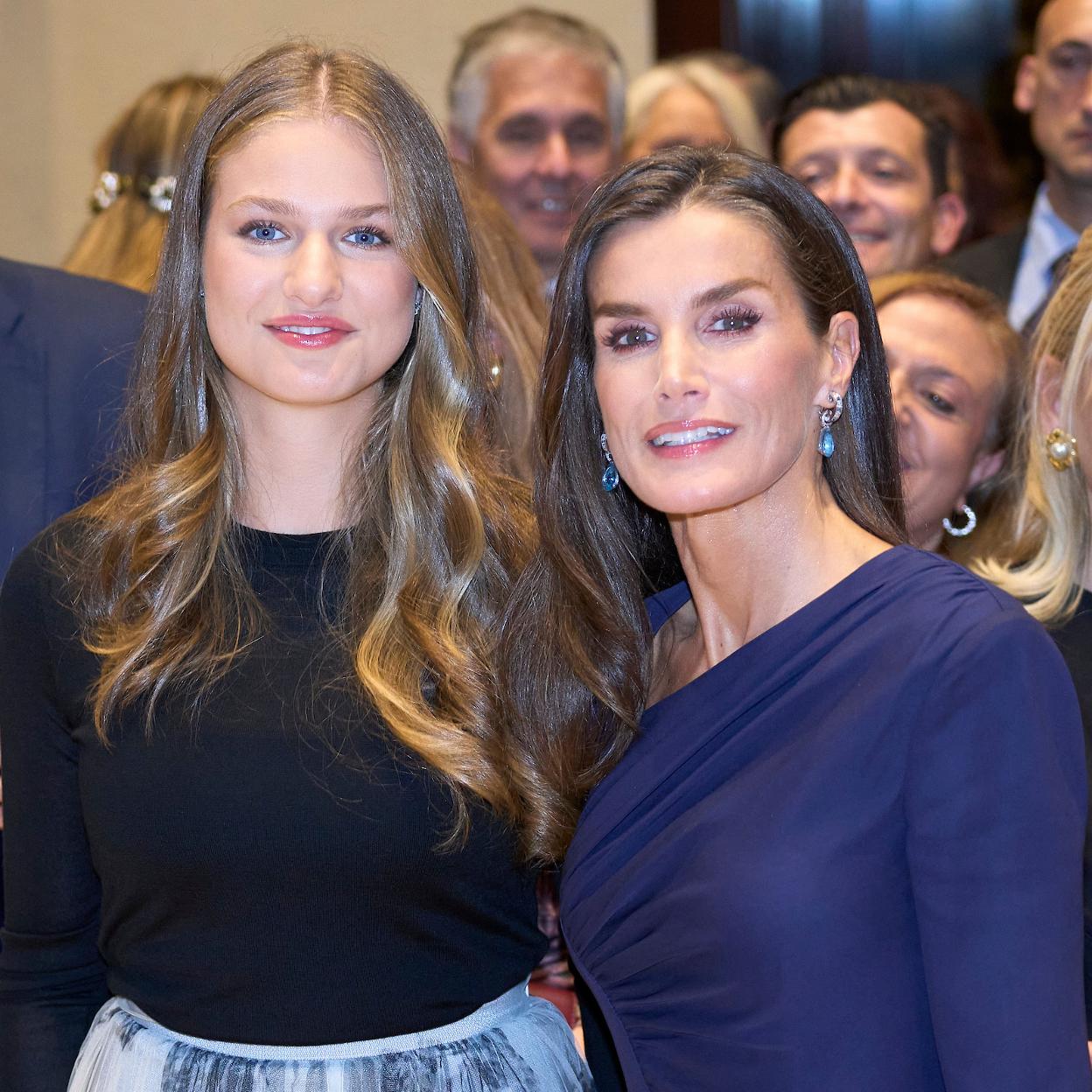La princesa Leonor y la reina Letizia en los Princesa de Asturias 2024. 