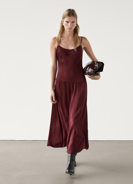 Imagen - Vestido burdeos de Massimo Dutti (89,99 euros)