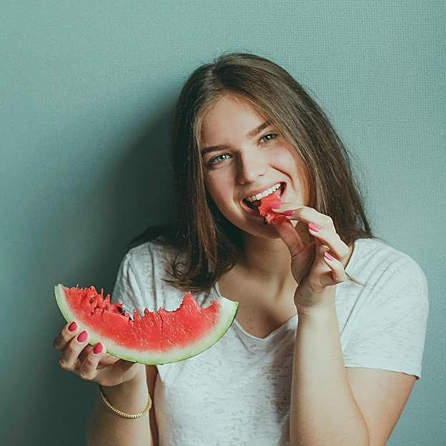 Para adelgazar no sólo hay que seguir una alimentación saludable y hacer ejercicio físico 