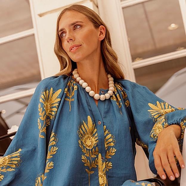 Dónde comprar los collares de bolas de colores, la joya tendencia que eleva un look de básicos favorita de Instagram