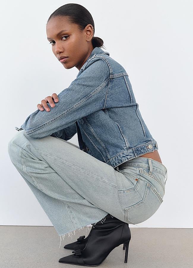 Imagen - Botas de raso y con lazo, de Zara.