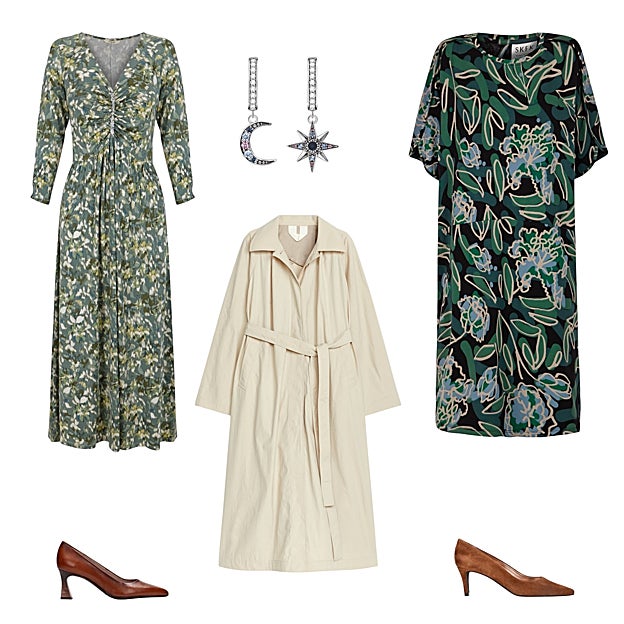 Vestido estampado, con escote fruncido, de SLOWLOVE (20 €). Pendientes en plata con cristales de colores, de THOMAS SABO (169 €). Vestido en tejidos sostenibles, de SKFK (89 €). Zapato en ante, de MASCARO (199 €). Gabardina ligera, de ARKET (88 €). Zapato en piel, con tacón, de HISPANITAS (110 €).