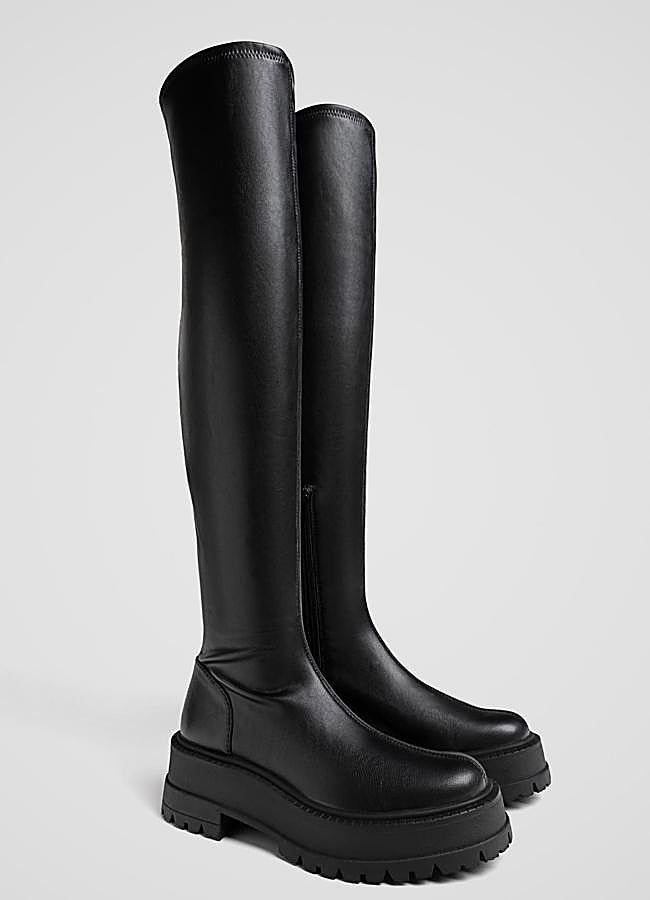 Imagen - Botas planas con caña por encima de la rodilla