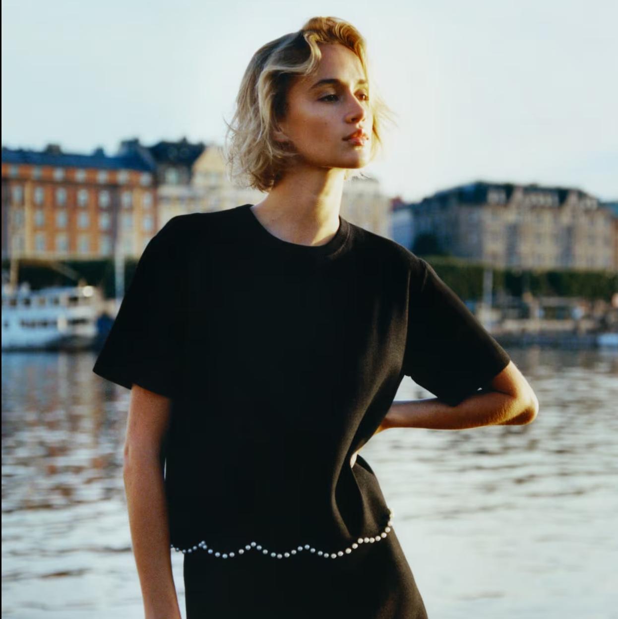 Aquí están las mejores novedades, desde abrigos de lana a camias vaqueras, para llevar sin parar en la recta final del año.