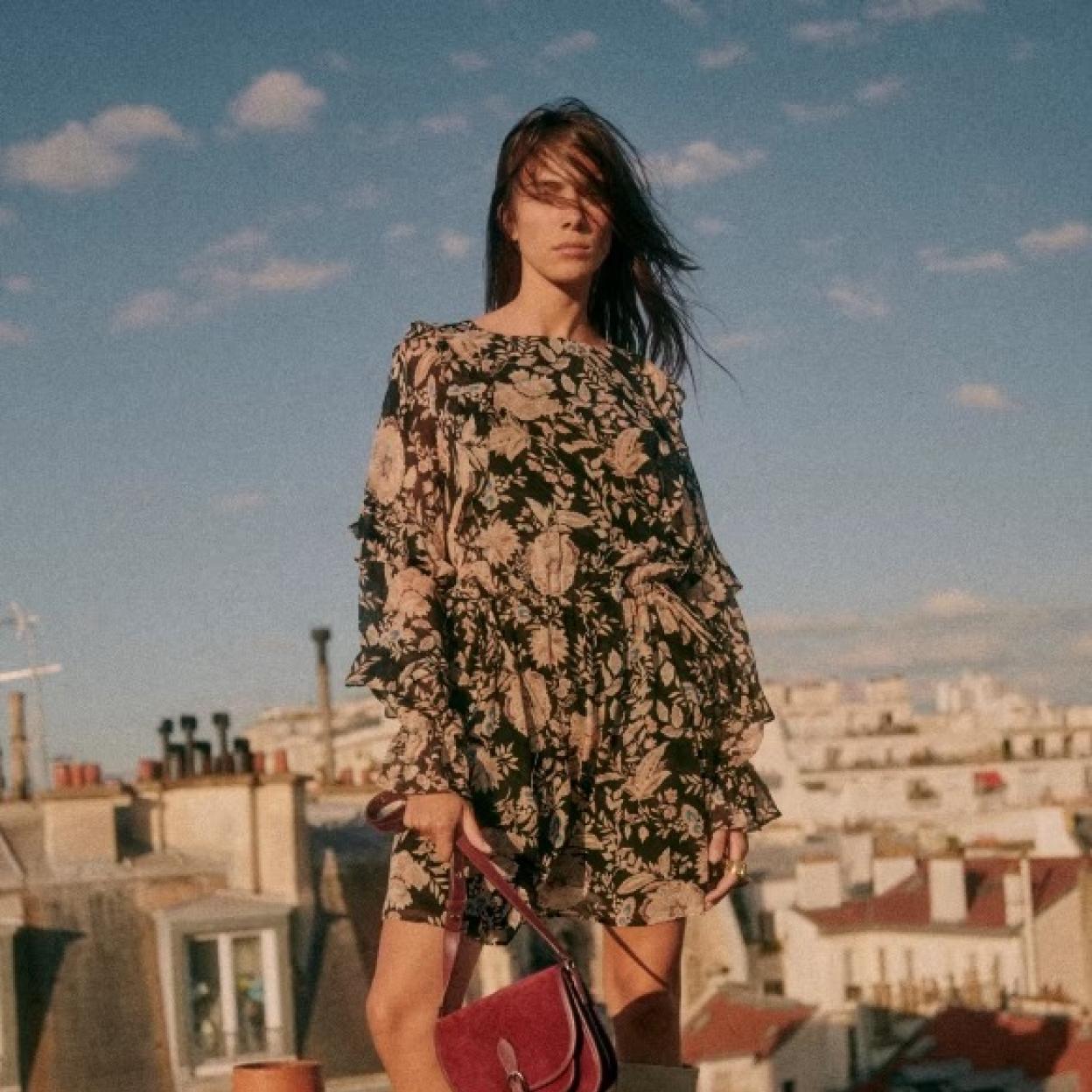 Vestidos estampados con flores, chaquetas cortas de tweed y muchas otras novedades totalmente imprescindibles.