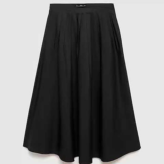 Imagen principal - Falda midi tablas de Mango (25,99€)/ Camisa punto lúrex de Mango (29,99€)/ Bailarinas Becky de Bloom and You (55€)