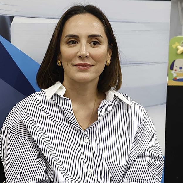 La camisa de rayas de Tamara Falcó: el básico que no debe faltar en tu armario y está en Zara