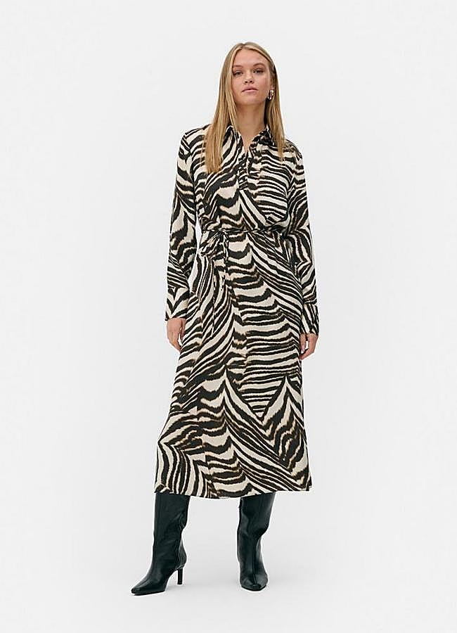 Imagen - Así queda el vestido camisero de cebra de Primark.