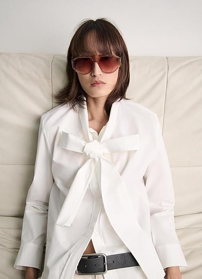 Imagen - Camisa con pañuelo blanca clásica