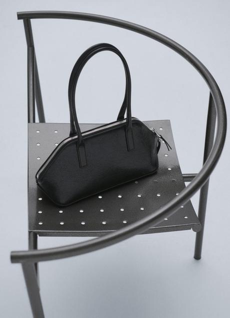 Imagen - Bolso negro de Massimo Dutti (249 euros)