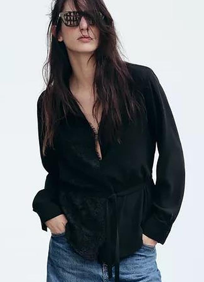 Imagen - Camisa satinada negra con encaje