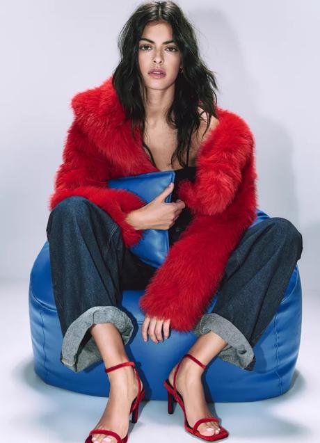 Imagen - Sandalias de terciopelo de Pull & Bear (25,99 euros)