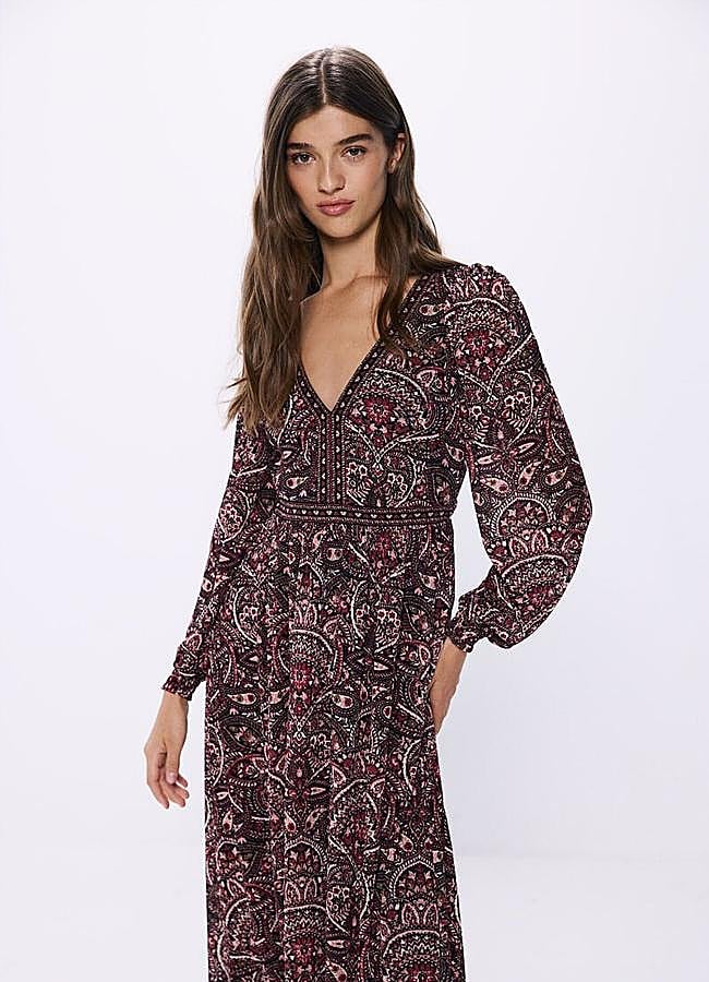 Imagen - Vestido con escote pico de Springfield, 24,99 euros.