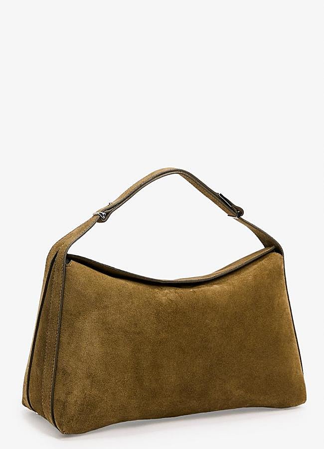 Imagen - Bolso de hombro de serraje en marrón de Zara.