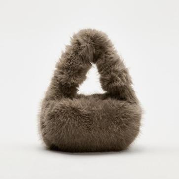 Imagen secundaria 1 - Bolso shopper (29,95€)/ Bolso efecto pelo (25,95€)/ Bolso saca ante (129€)