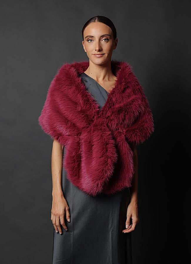 Imagen - Estola de pelo en color vino de Marcela & Co.