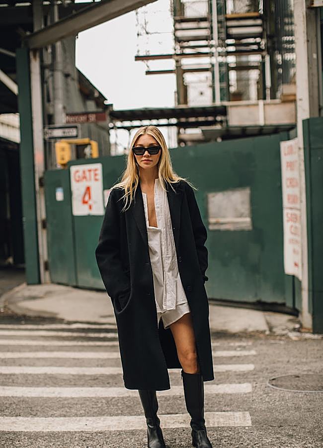 Imagen - Un look con shorts y camisa blanca. Foto: Launchmetrics spotlight.