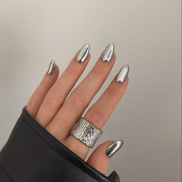 Uñas metalizadas color plata