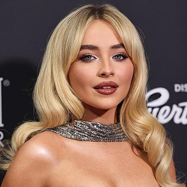 Apúntate a la tendencia de los glosses marrón chocolate que son virales este otoño y sientan de maravilla