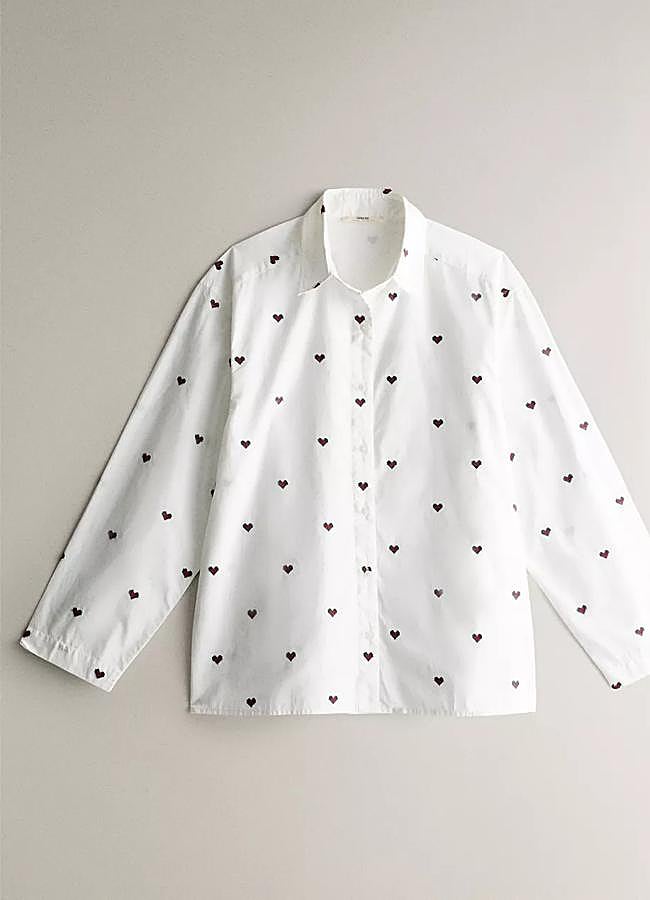 Imagen - Camisa con estampado de corazones de Zara Home.