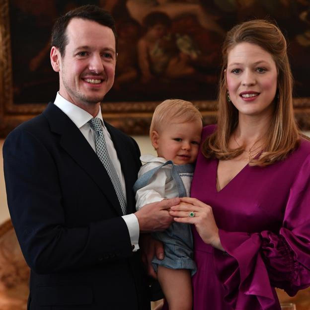 Felipe de Serbia, con su mujer, en el bautizo de su primogénito. 