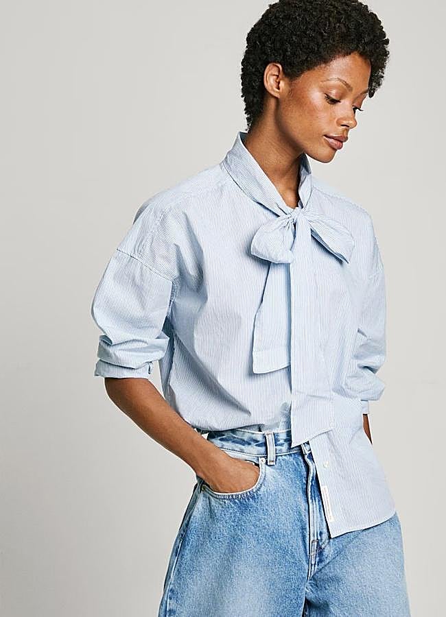 Imagen - Camisa de rayas con lazada en el cuello