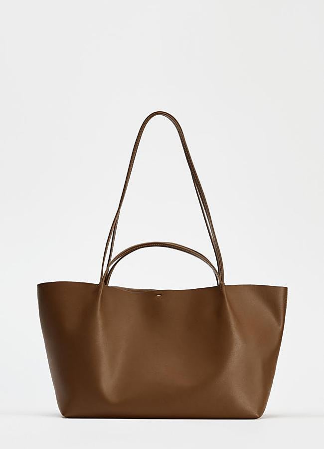 Imagen - Bolso shopper en marrón de Zara (19,95 euros).