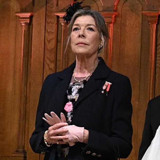 Carolina de Mónaco sorprende en el Día Nacional del Principado con un vestido de flores y tocado especial
