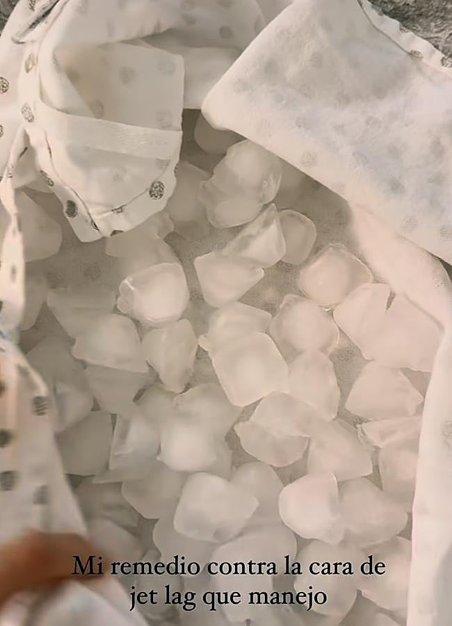 Imagen - Eugenia Silva enseñando su truco con hielos para bajar la inflamación en la piel. @eusilva.