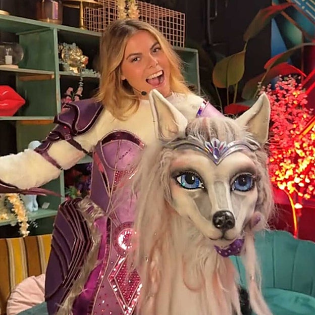 La condesa Eloise, tras quitarse la máscara. 