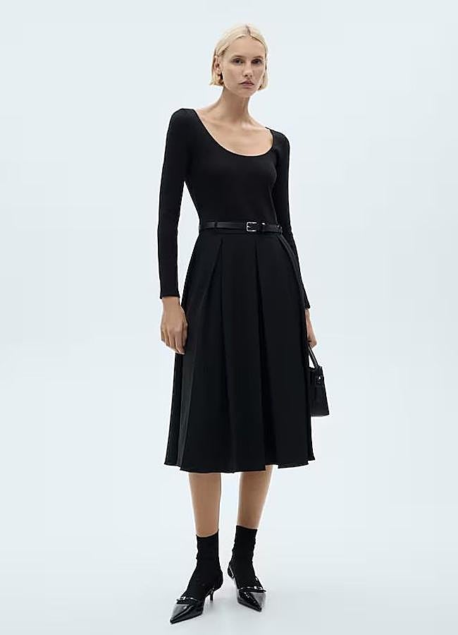Imagen - Vestido negro midi con vuelo