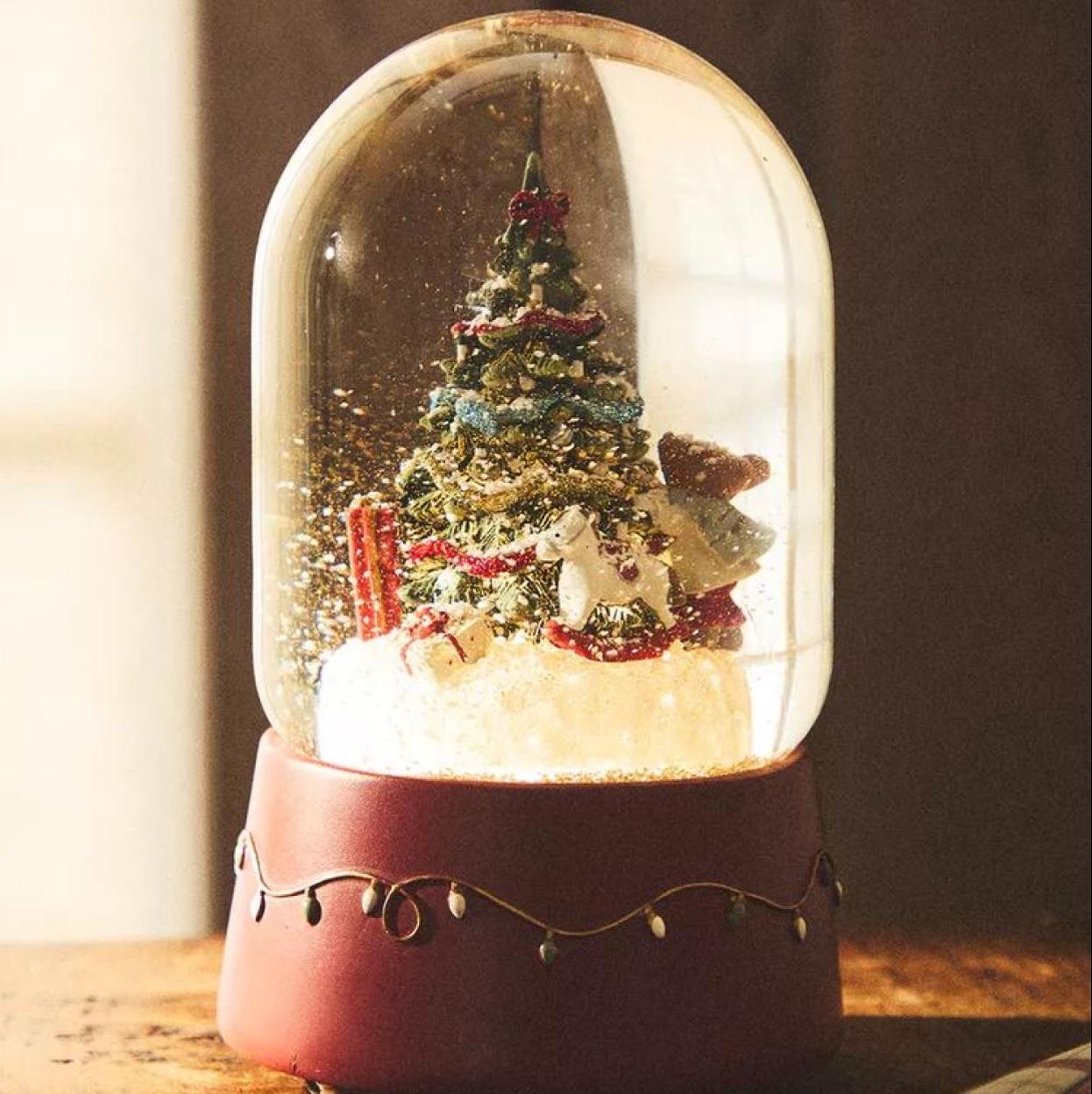 Las bolas de Navidad están entre los adornos más típicos de estas fechas.