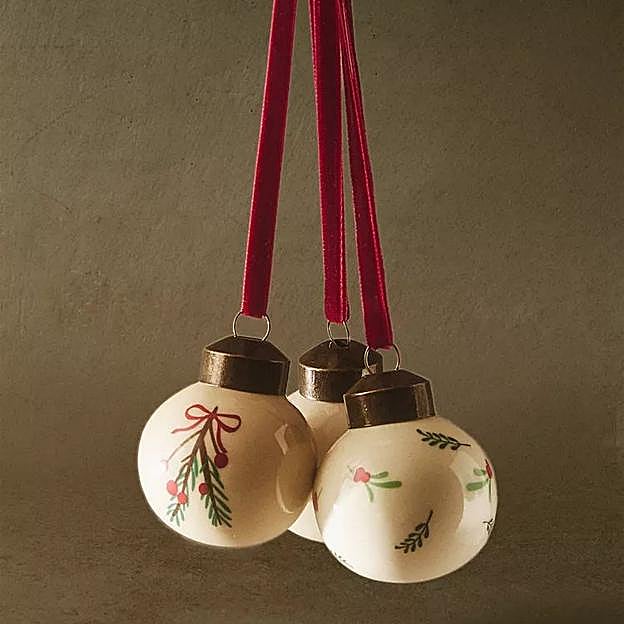 Bolas de Navidad retro de Zara Home.