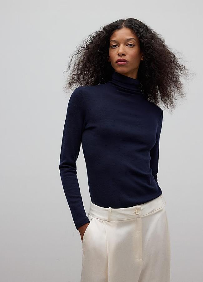 Imagen - Jersey azul marino de Adolfo Domínguez, 99 euros.