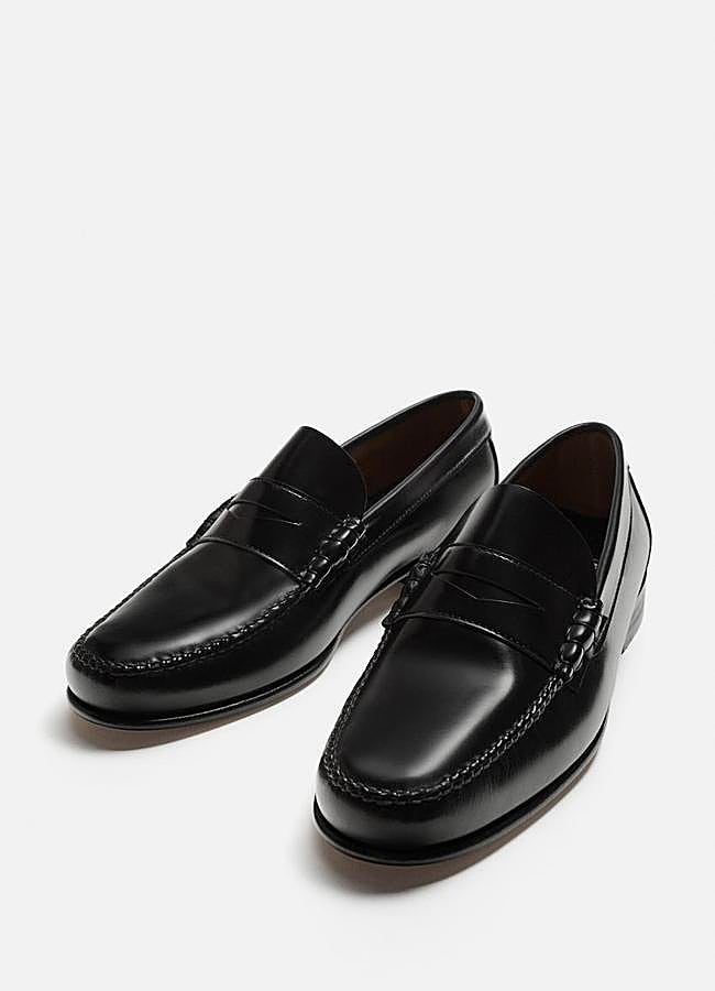 Imagen - Mocasín en negro de Castellano y Zara. Foto: Zara.