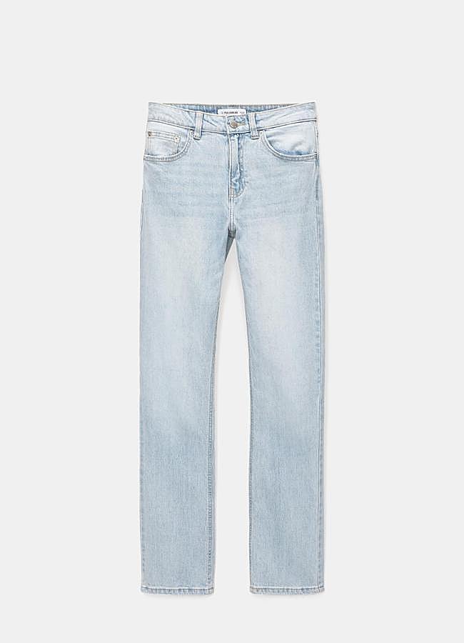 Imagen - Vaquero de tiro alto en tono claro de Pull&Bear, 25,99 euros.
