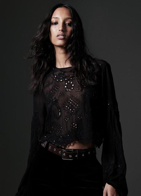 Imagen - Blusa negra de Zara (49,99 euros)