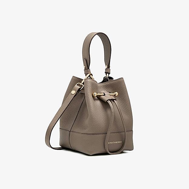 Bolso Osette en color topo de Strathberry.