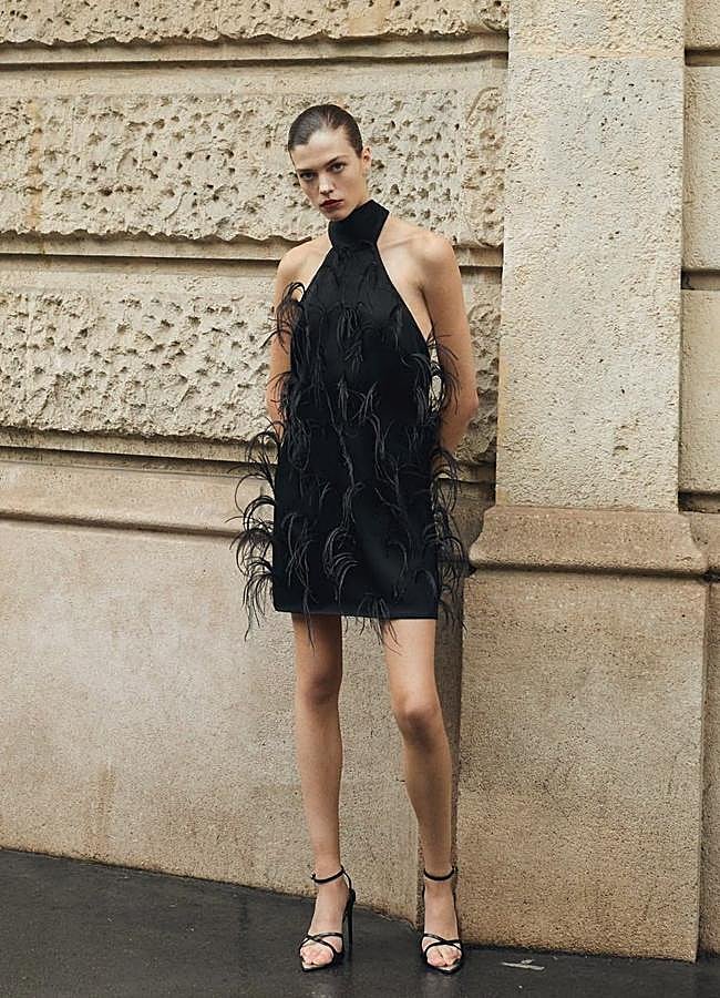 Imagen - Vestido de plumas con cuello halter