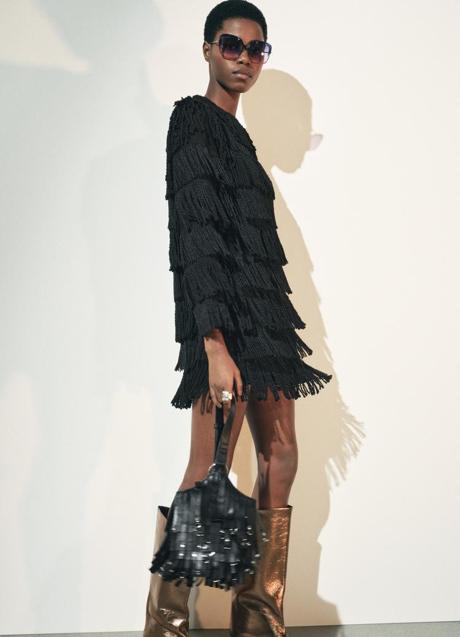 Imagen - Vestido negro con flecos de Zara (59,95 euros)
