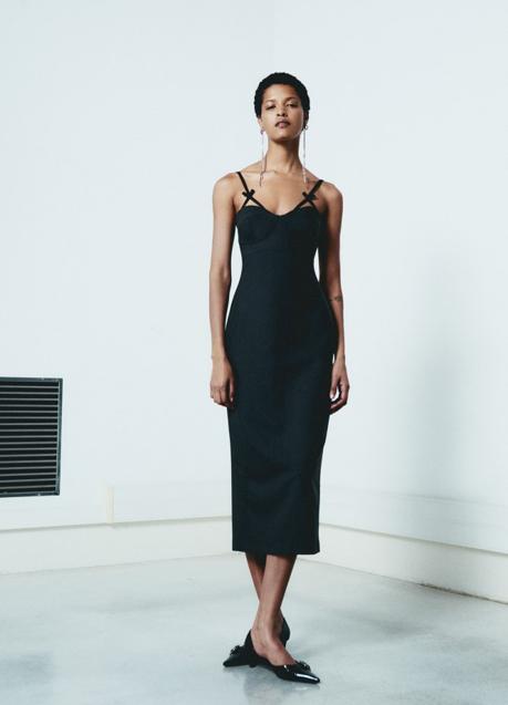 Imagen - Vestido negro de Sfera (49,99 euros)