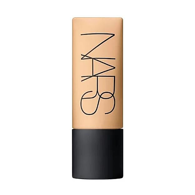 Base de maquillaje Soft Matte Complete Foundation de NARS.