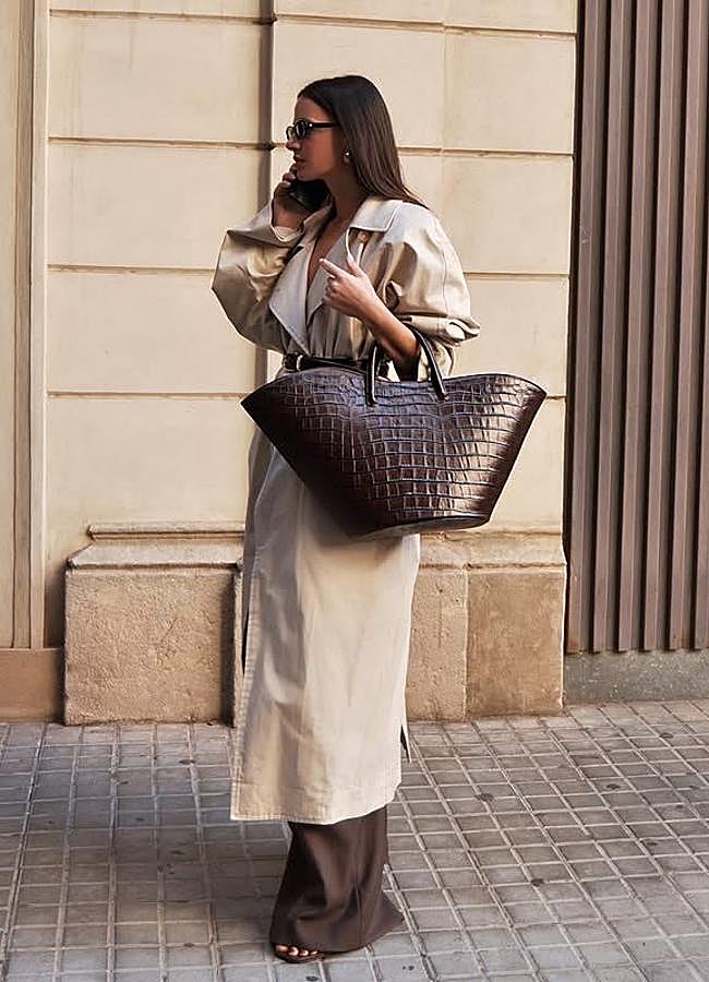 Imagen - Influencer con capazo o shopper efecto coco/@ZINAFASHIONVIBE