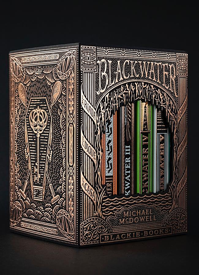 Imagen - La saga Blackwater en el cofre diseñado por Pedro Oyarbide. / Blackie Books