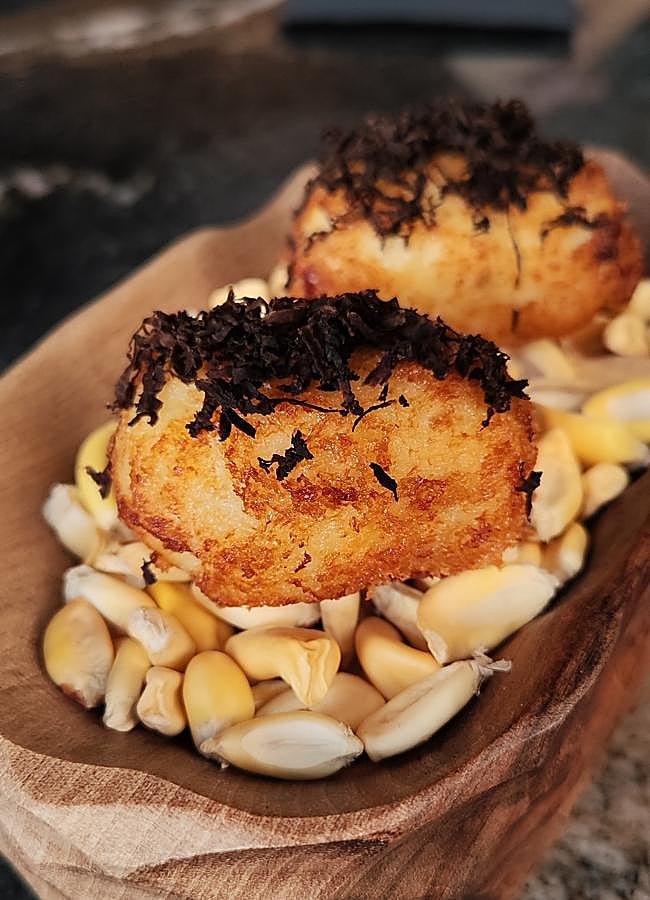 Imagen - La croqueta de pollito de grano trufado del Glass Bar del Hotel Urban. / AFL