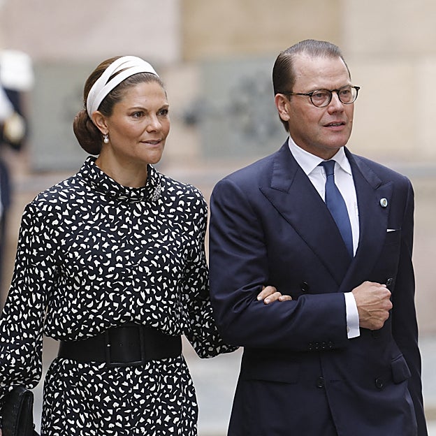 Los príncipes Victoria y Daniel de Suecia, a salvo. 