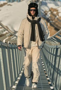 Imagen secundaria 2 - Los looks de GUESS por el Glacier 3000 para su nueva colección Winter Ski Capsule. 